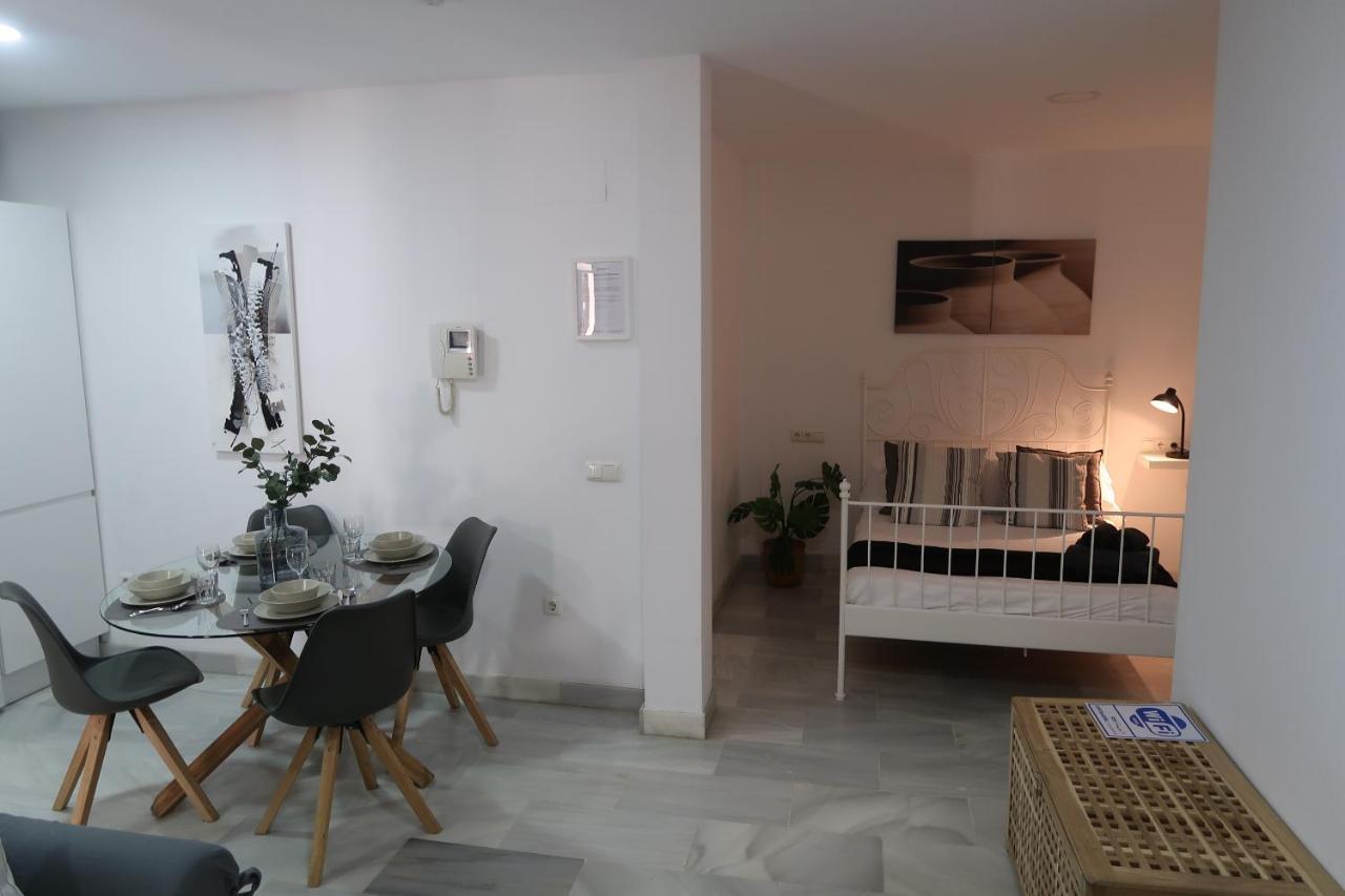 J & E Malaga Center Apartamentos エクステリア 写真