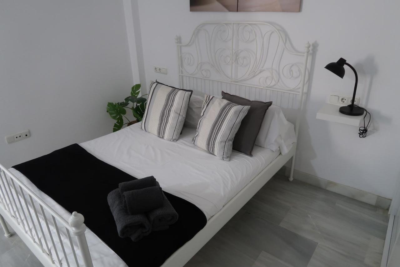 J & E Malaga Center Apartamentos エクステリア 写真