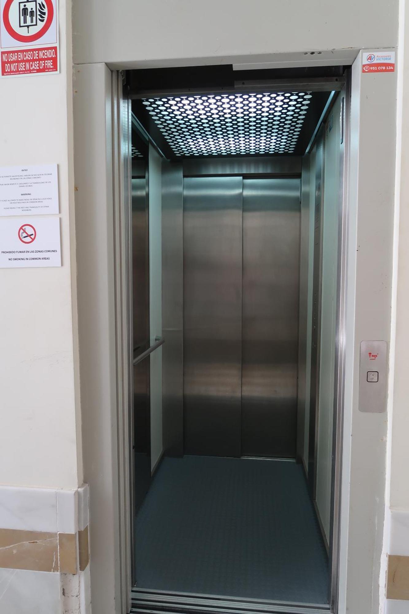 J & E Malaga Center Apartamentos エクステリア 写真